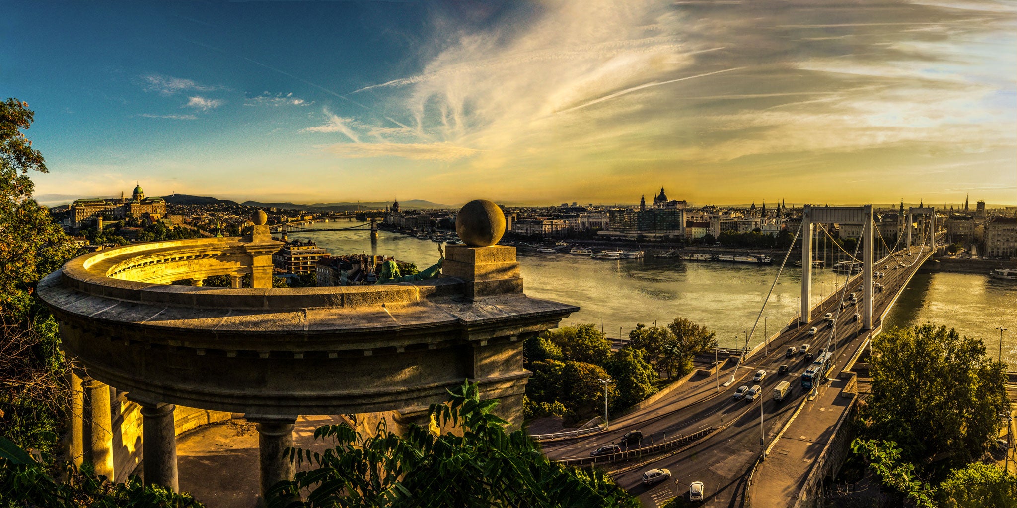 BUDAPEST PANORAMA No.5862CL       "GELLÉRT COLONNADE TOP VIEW"