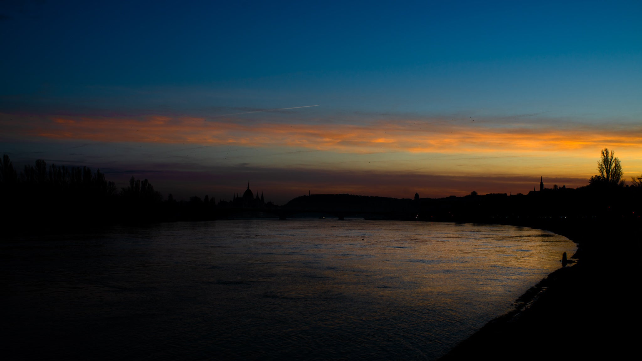BUDAPEST PANORAMA No.9156CL        "WINTER EVENING"